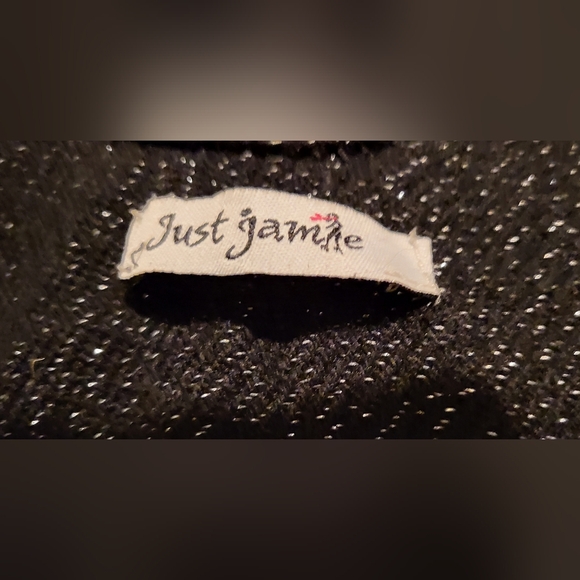 Soft black & metallic shawl with fringe detail OSFA, NWOT - Picture 5 of 7